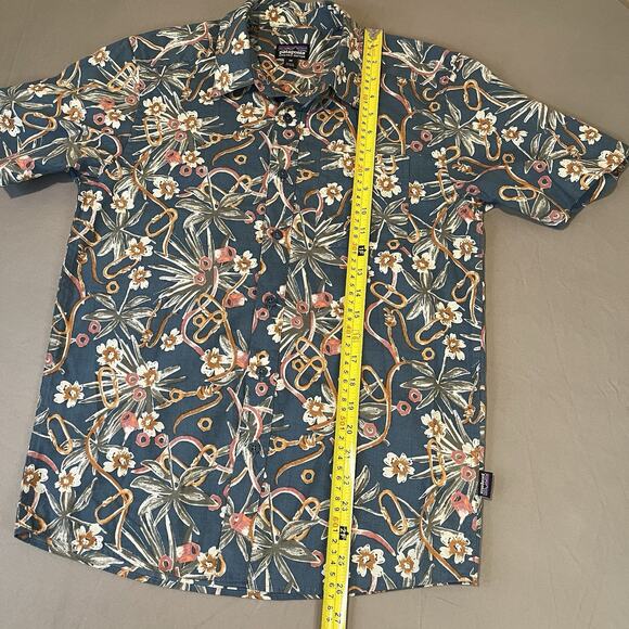 Patagonia Floral Button Short Sleeve Shirt Mens XS Go To Shirt - Picture 7 of 8